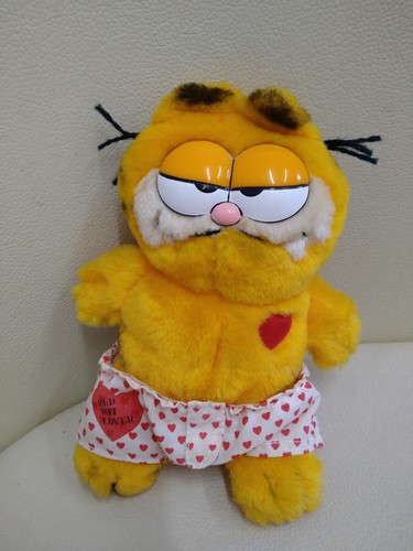 Vintage garfield plush - garfield, "red