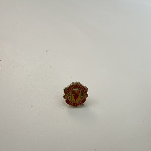 Manchester united crest enamel - manchester,