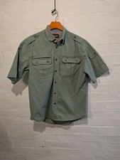 Cabela Outdoor Shirt Men's Size medium Dark Green Large Hunting Fishing Flap