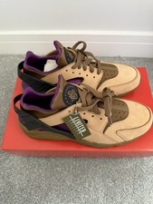 NIKE AIR HUARACHE LE: PRALINE