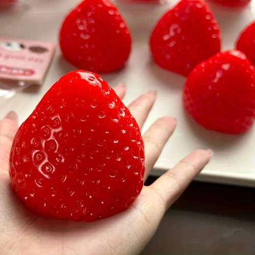 Squishy big strawberry squeeze - squishy,