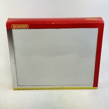 Hornby R2600M The Cheltenham Flyer Train Pack OO Gauge With Locomotive