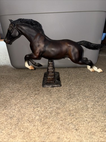 Breyer horse starlight jumping - horse,