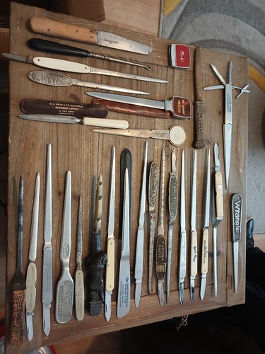 Vintage letter opener - x,