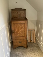 Elegant early 20th Century oak