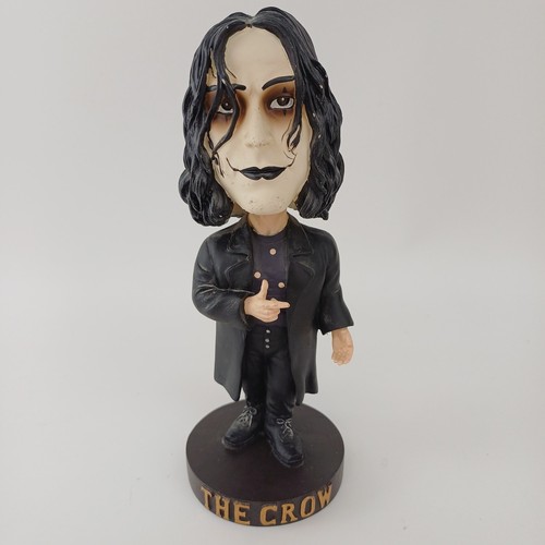The crow figurine extreme - the,