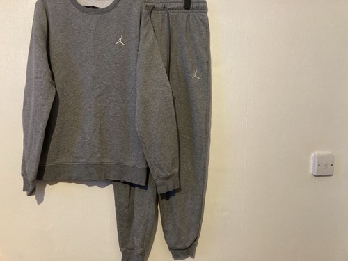 Men jordan tracksuit size sml - size,