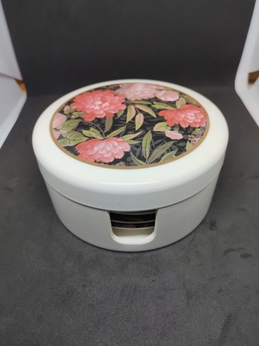 Pretty vintage melamine - pretty,