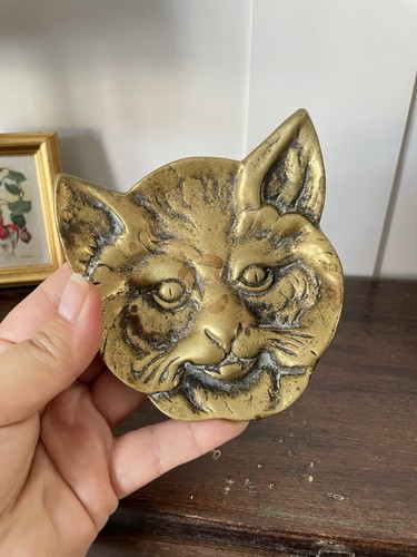 Solid brass vintage cat - brass,