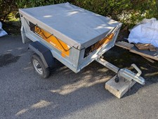 Erde 102 Trailer & Cover