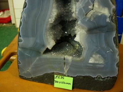 Amethyst geode agate - amethyst, rounded
