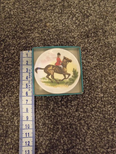 Miniature hunting scene plate - hunting,
