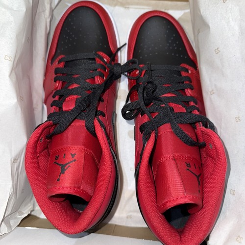 Nike air jordan mid - air,