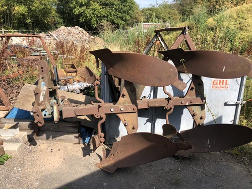 Ransomes furrow plough - 2,