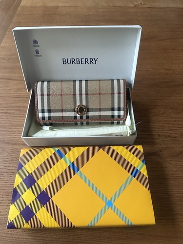 Burberry women purse - women’s,