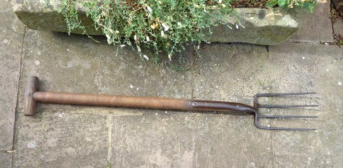 Vintage garden fork ladies - garden,