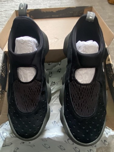 Bnib oakley factory - oakley, suede