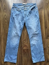 Levi’s 529 “Curvy