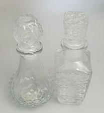 DECORATIVE GLASS DECANTER -