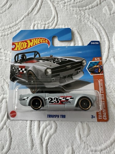 Hot wheels triumph tr6 - triumph, track