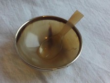 ANTIQUE BOVINE COW HORN TABLE SALT AND SPOON . M3218