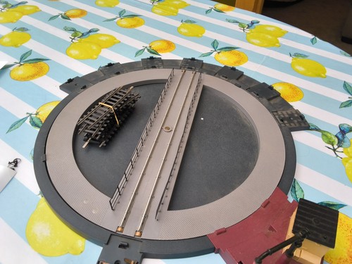 Hornby operating turntable - hornby,
