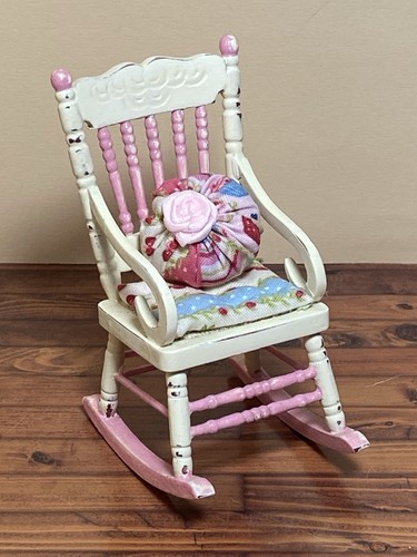 Dolls house 1 - 🌼,