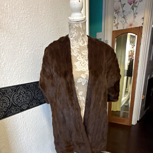Women brown solid fur stole - solid,
