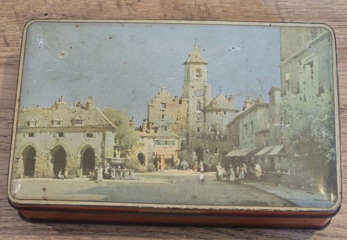 Vintage carr biscuit - &,