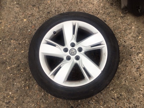 Vauxhall astra alloy wheel - j,