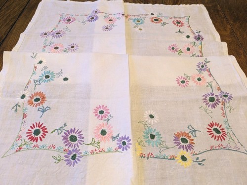 Vintage hand embroidered - hand,