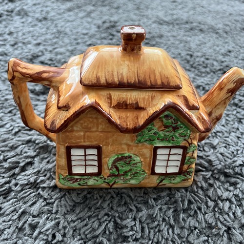 Crown clarence tea pot - clarence,