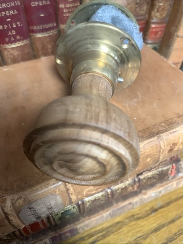 Pair light wood victorian - light,