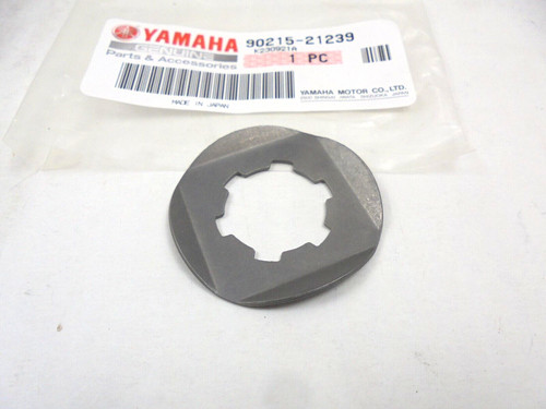 Yamaha front sprocket - sprocket, lock