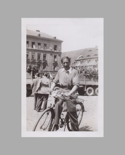 Ww2 photo french man - photo, bike