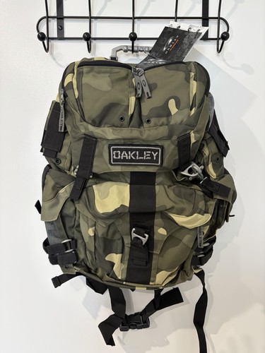Brand new with tags oakley - tags, ap