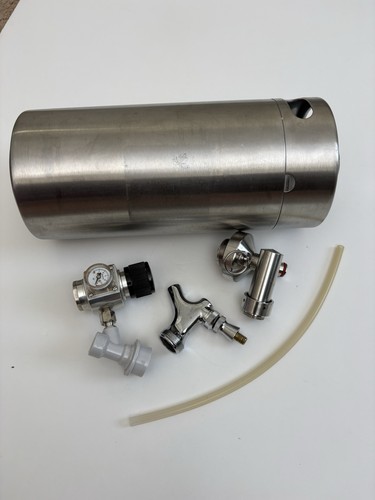 Stainless steel beer keg with - steel,