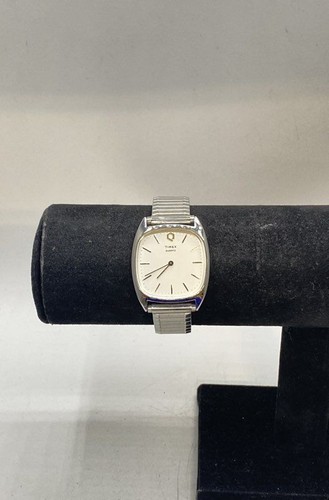 Vintage timex quartz women - q,