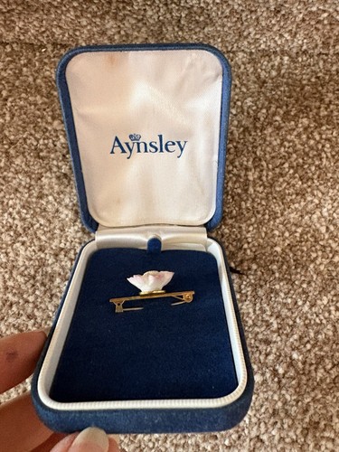 Vintage aynsley flower brooch - aynsley,
