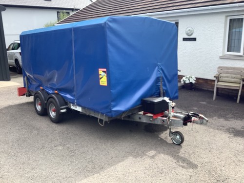 Enclosed car transporter - enclosed,
