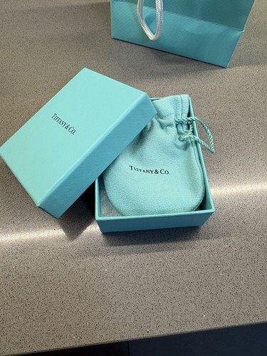 Tiffany pearl stud - pearl,