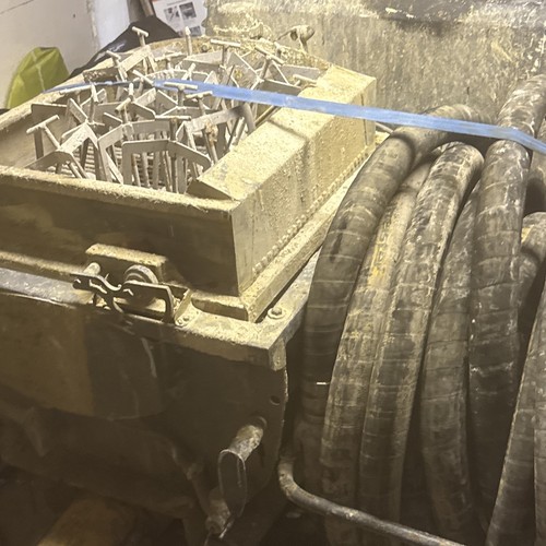 Liquid screed pump concrete