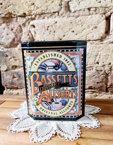 Vintage tin bassett - tin,, bassett's