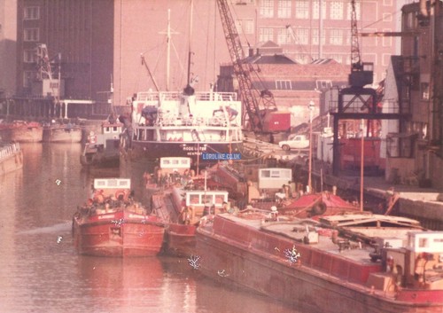 Hull memory lane barges - hull, lane: