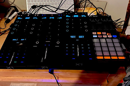 Native instruments traktor - instruments,