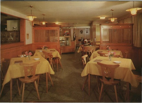 Cafe guest house roters - -,