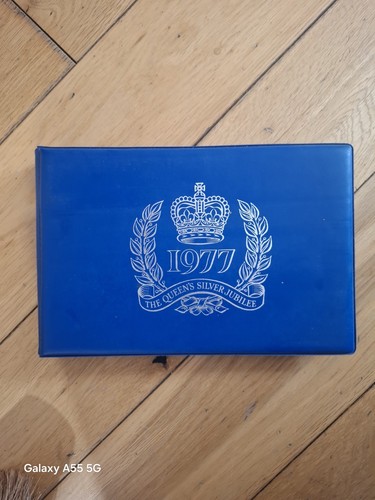 Queens silver jubilee stamp - silver,