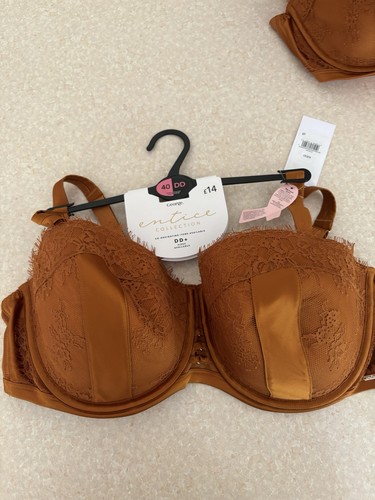 Bnwt entice range - bnwt,