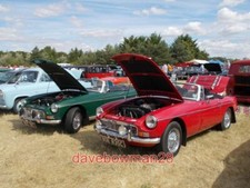 PHOTO  MGB SPORTS CARS AT THE