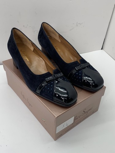 Ladies navy suede - stylish, slip